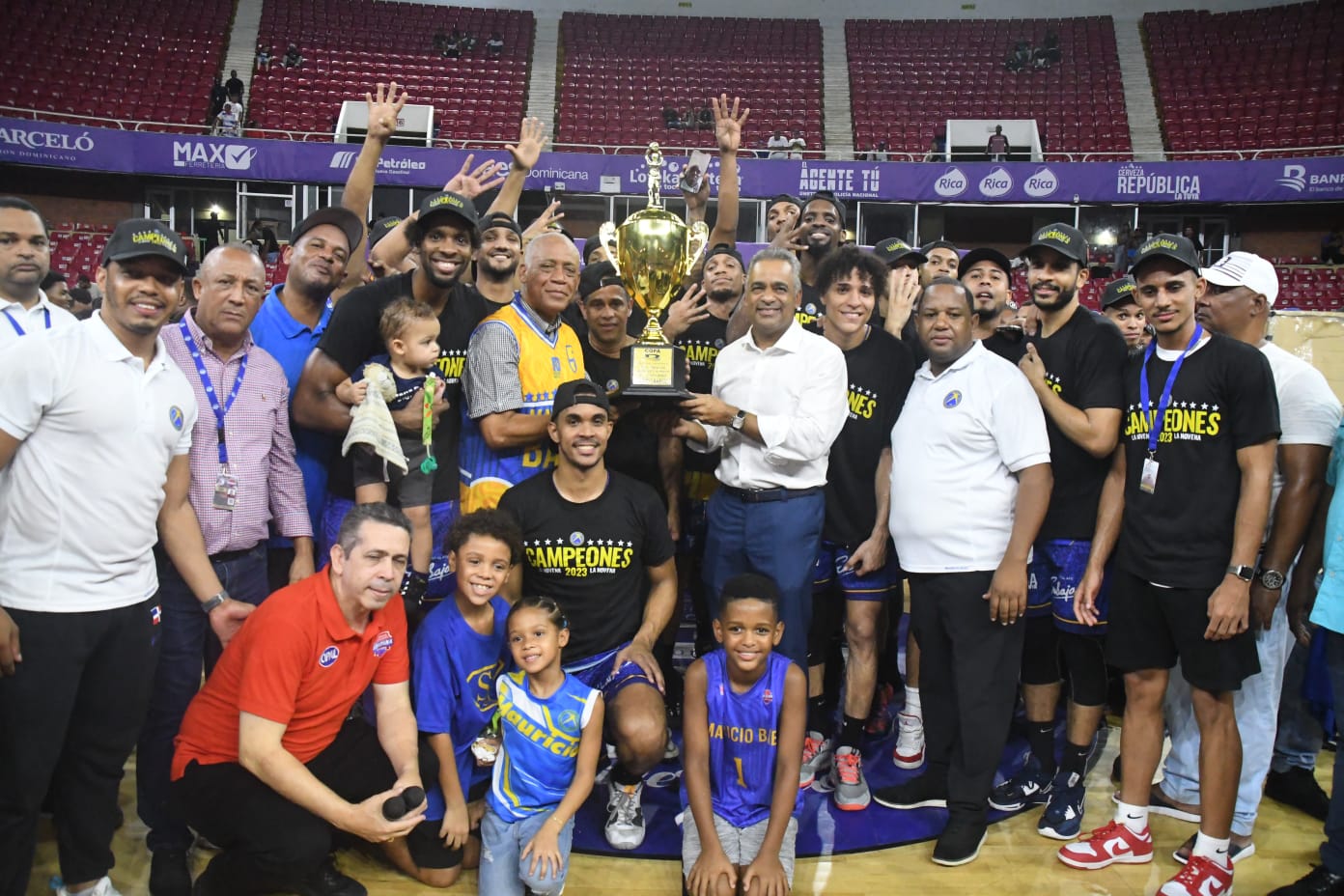 Para el Club Mauricio Báez, es su 9no titulo