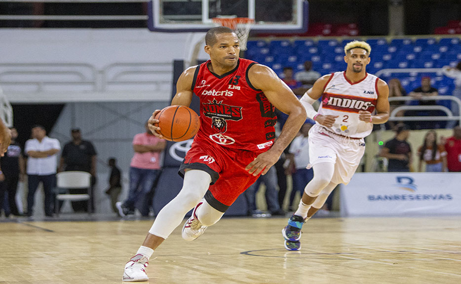 Eulis Báez nuevo dirigente de los Leones