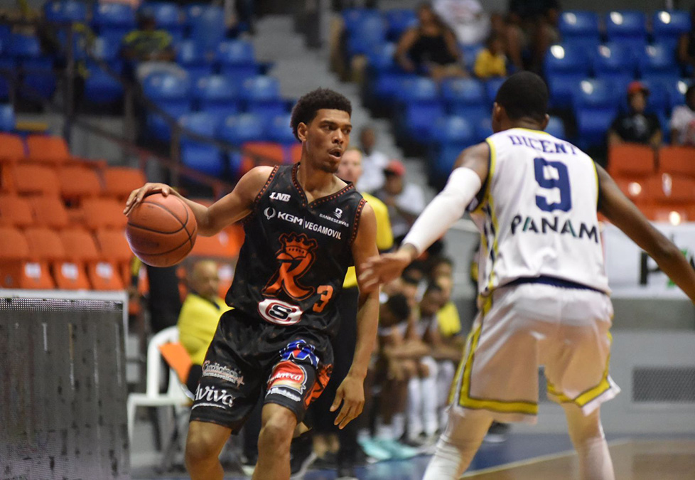 Quade Green y Nazhiah Carter guiaron el triunfo de Reales