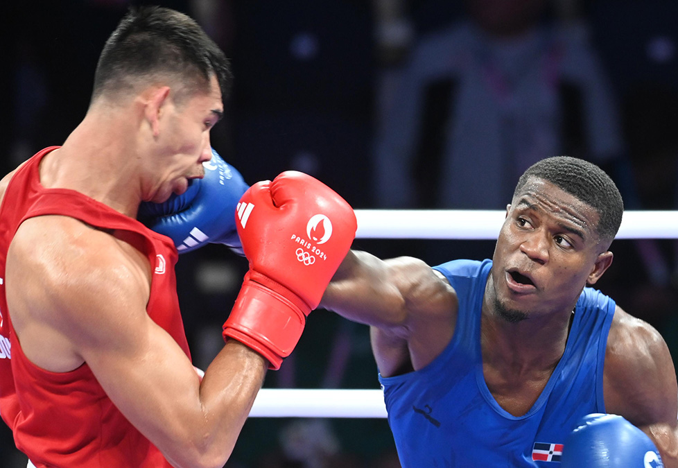 Cristian Pinales clasifica a la siguiente ronda en Boxeo