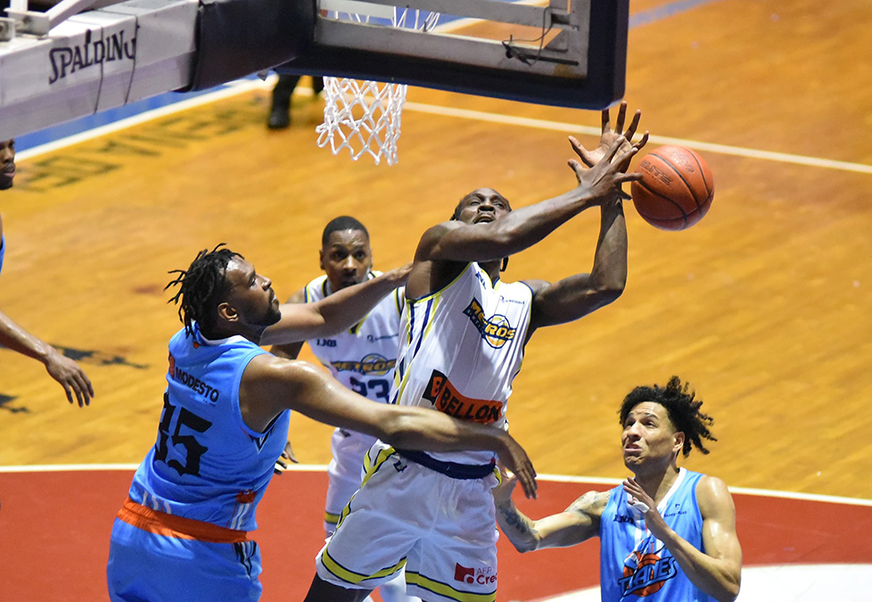 Emmit Williams brilló en su debut con los Metros