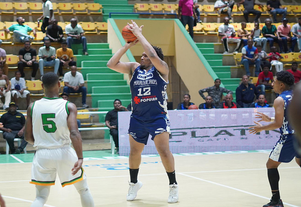 Anderson Mirambeaux anotó 23 puntos y lanzó de 7-5 en tiros de tres