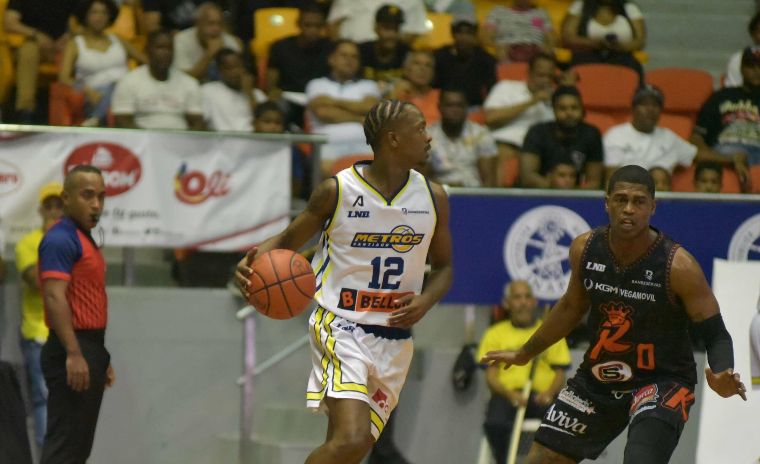 Metros en accion contra reales