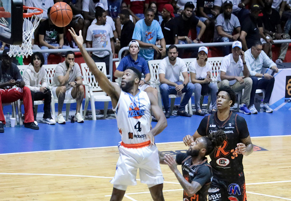 Titanes van ganando 2-0 la serie final