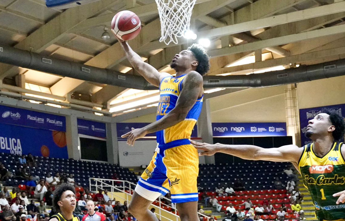 Mauricio Baez no tuvo piedad ante San Carlos