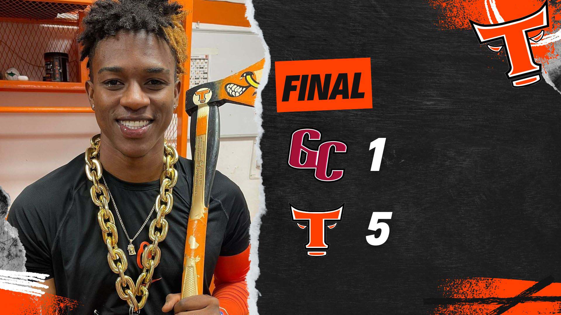 Luis Valdez guio a los Toros al triunfo