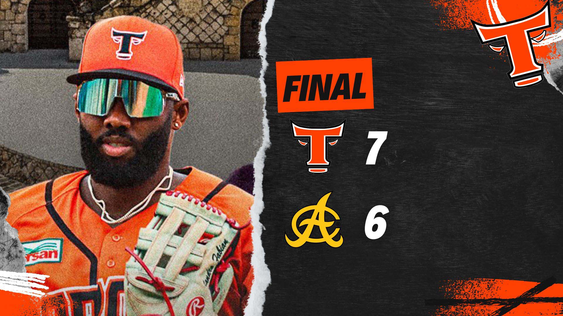 Sandro Fabián ahora es el lider en jonrones del torneo