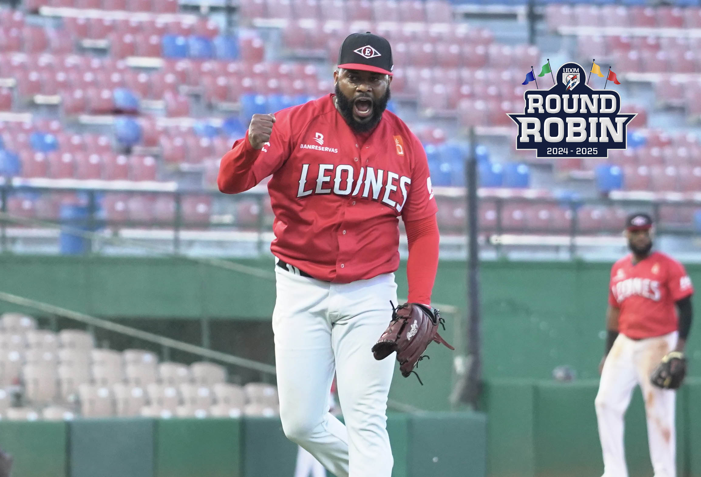 Johnny Cueto sigue intratable lanzando con los Leones del Escogido