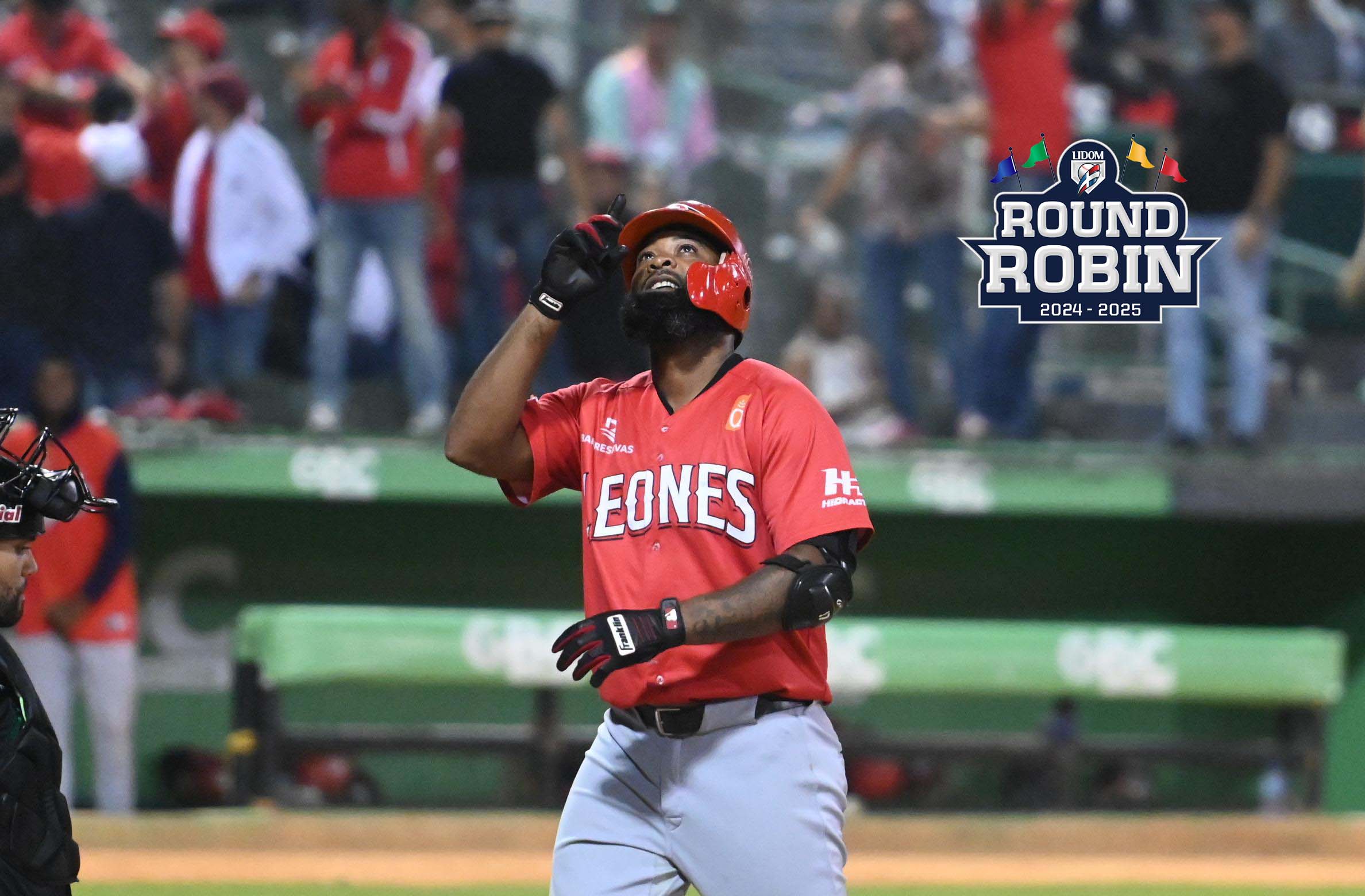 Navarro conecto dos jonrones