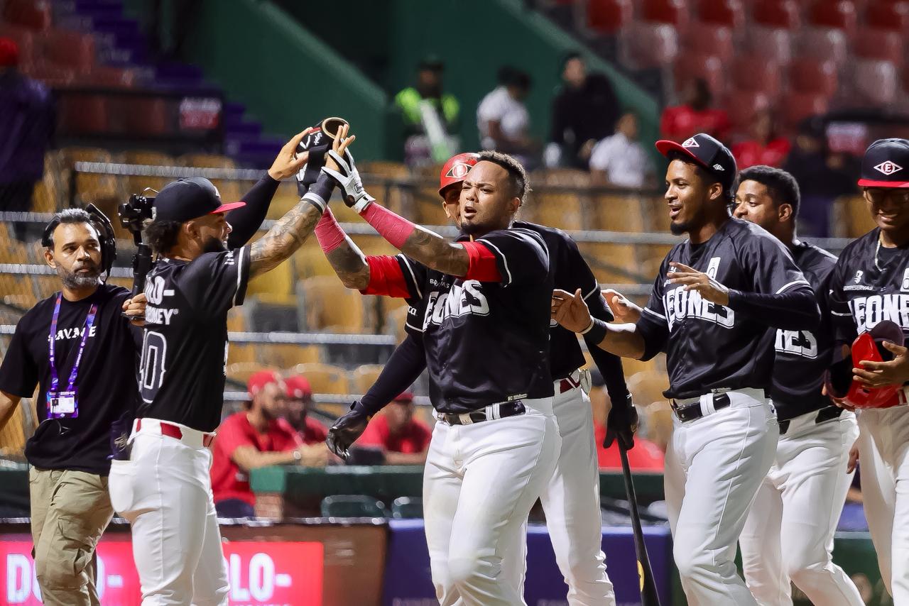 Leones extienden racha de victorias