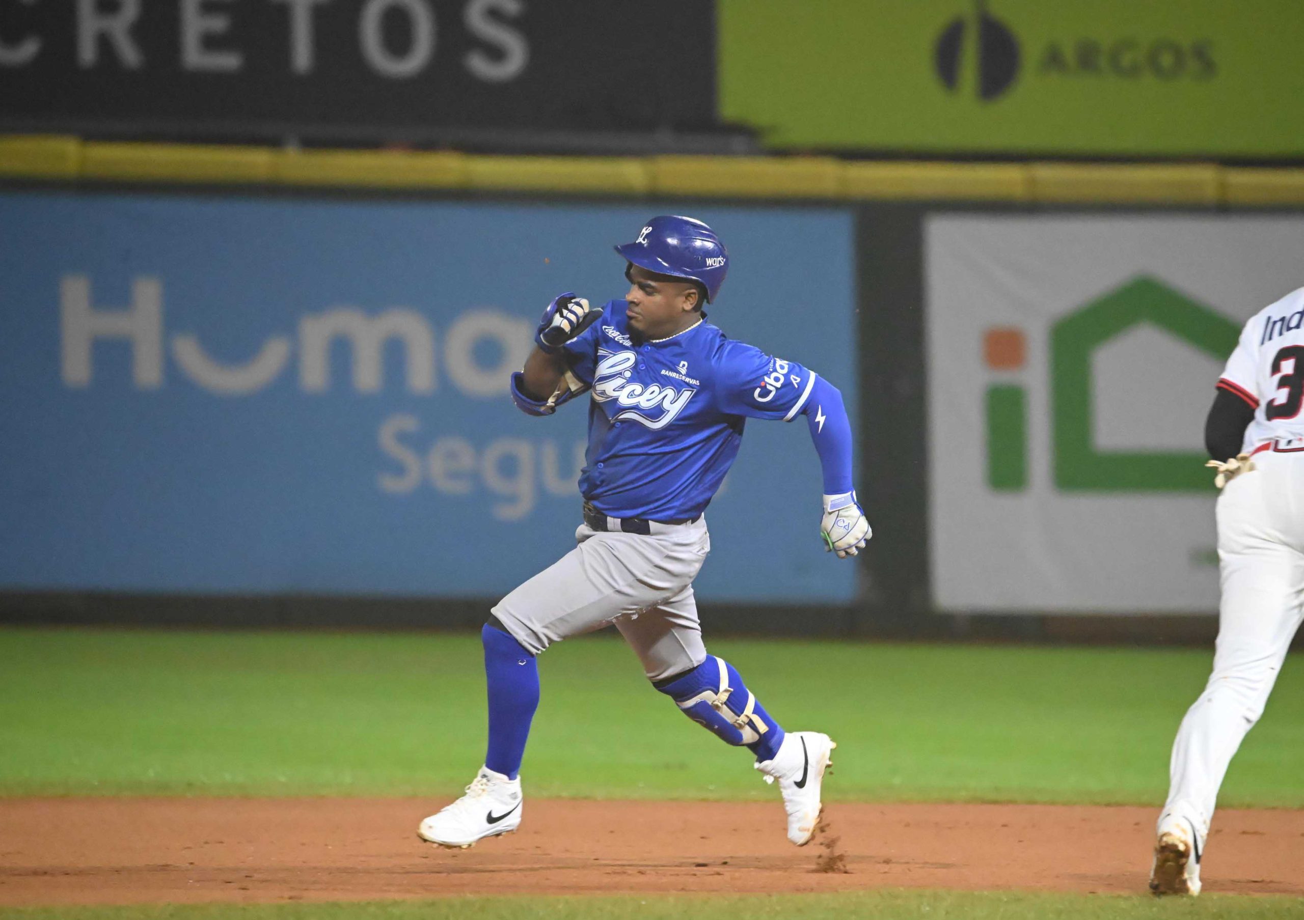 triunfo del Licey sobre Escogido