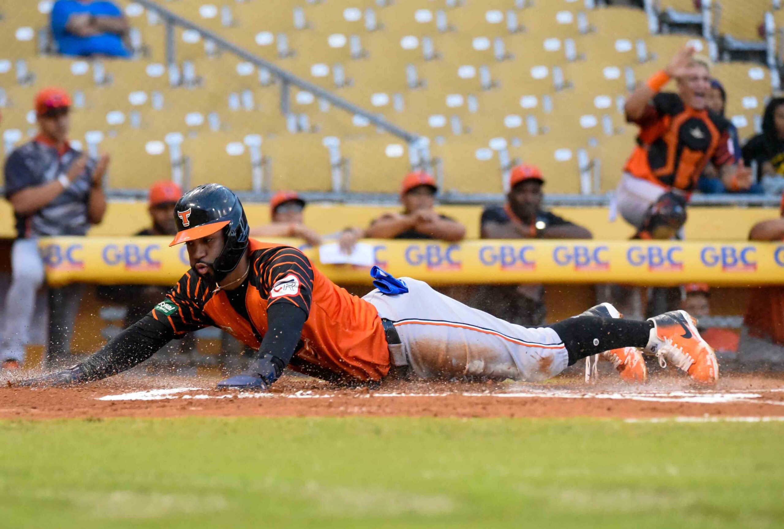 Los Toros cierran la temporada con una victoria