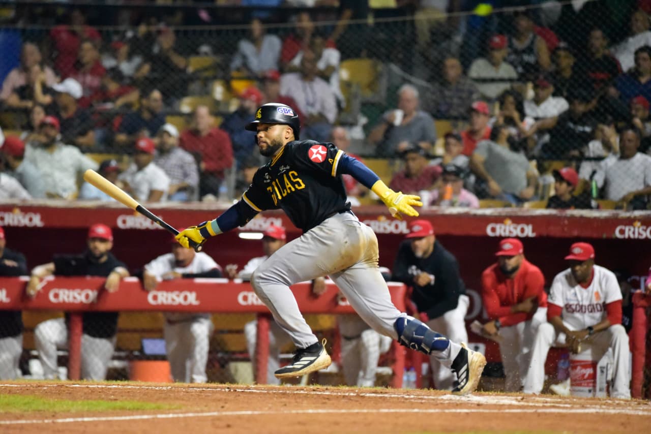 Steward Berroa de Águilas que se mantienen en el primer lugar