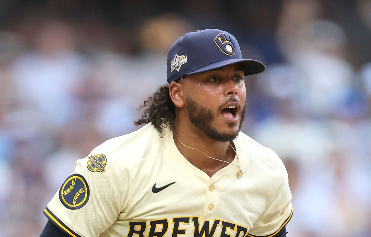 Freddy Peralta llega a los Mets tras su mejor temporada