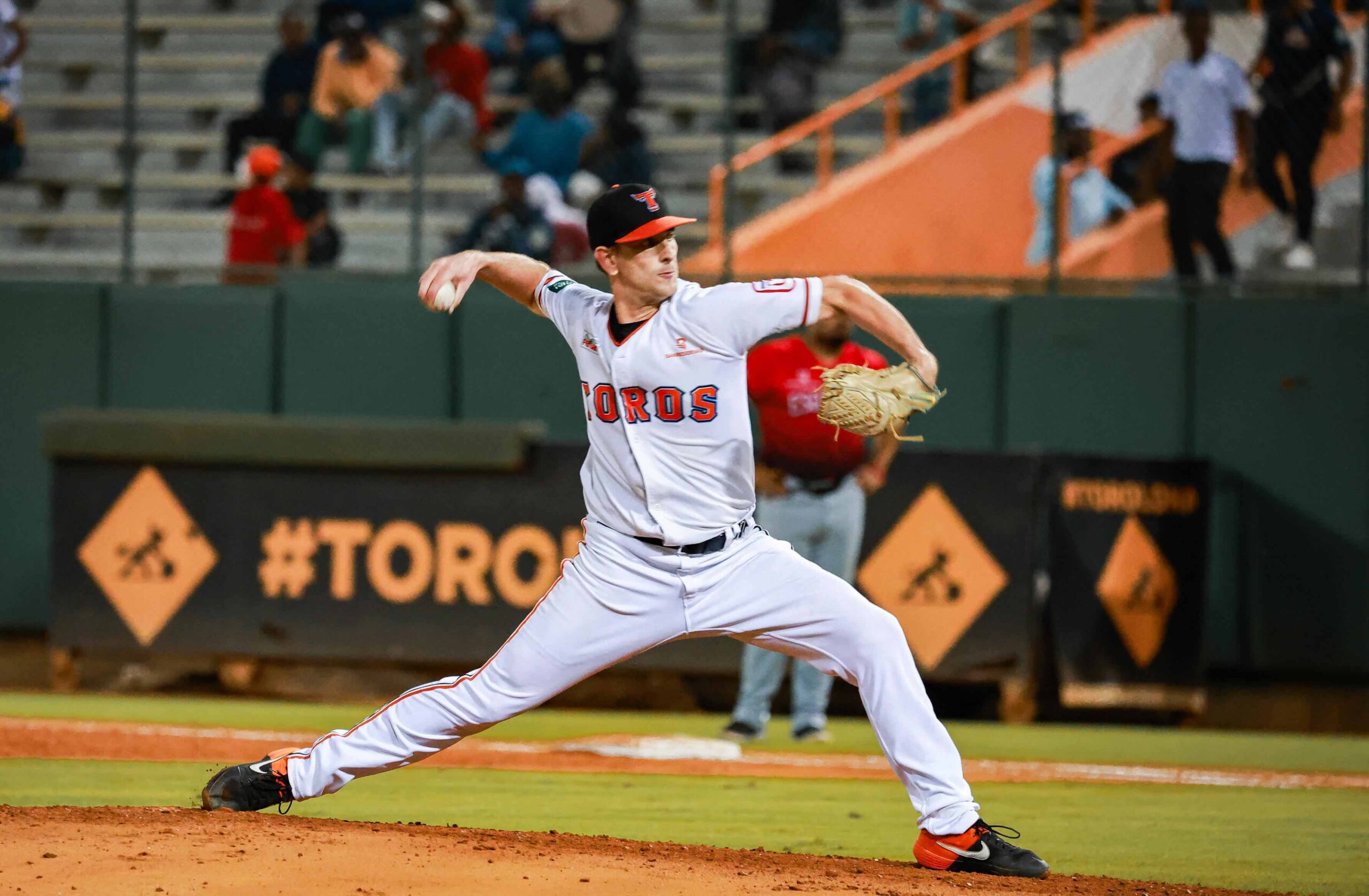 Justin Courtney estuvo intratable desde el box