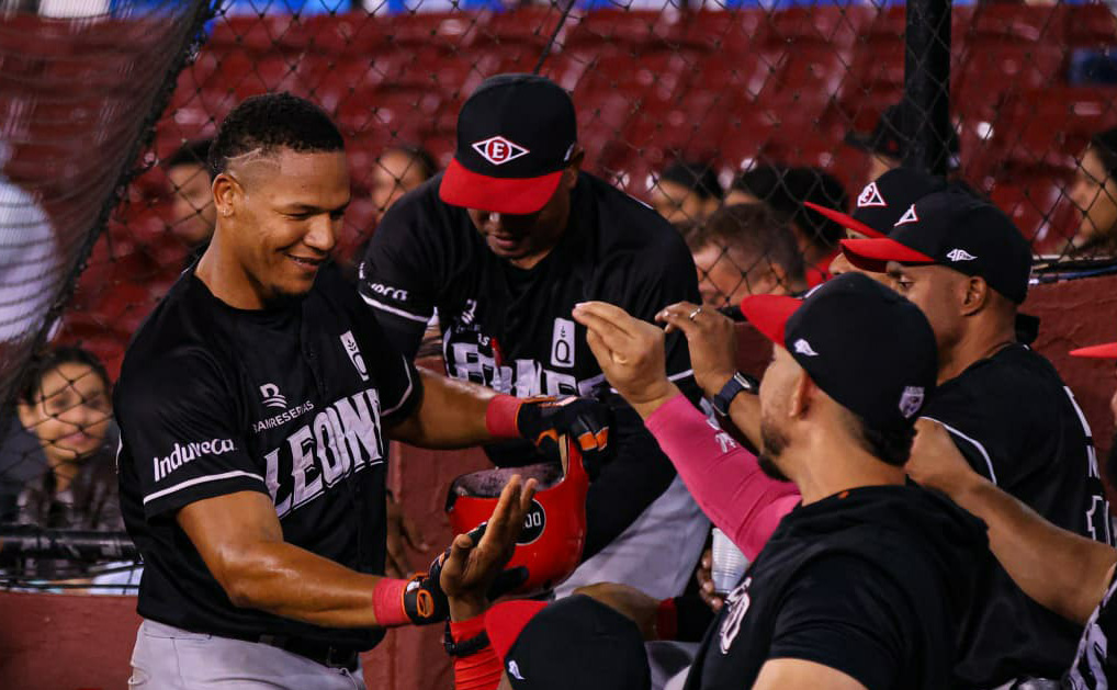 Leones del Escogido blanquean a Gigantes