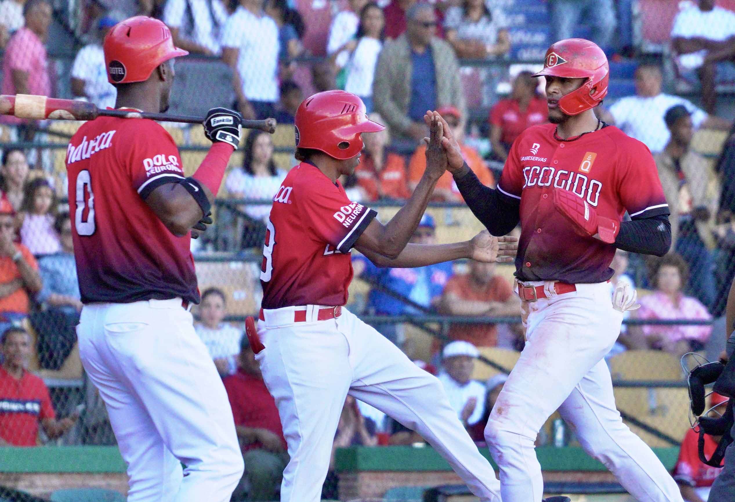 Los Leones realizaron un rally de seis anotaciones en la 6ta