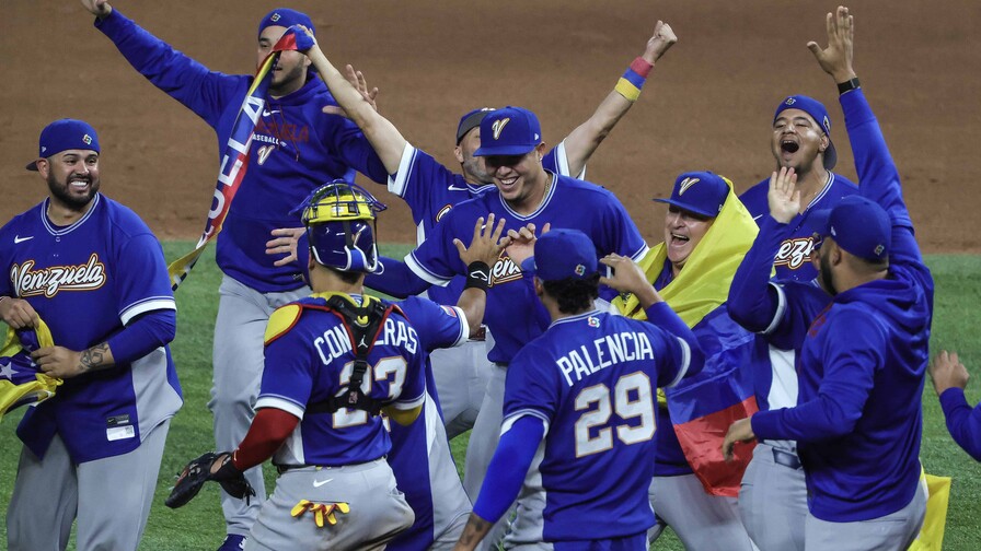Venezuela vence a Italia 4-2 y avanza a su primera final del WBC