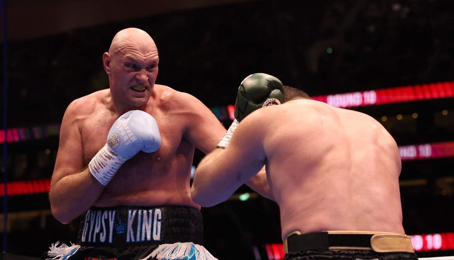 Tyson Fury regresa con victoria y lanza reto a Anthony Joshua